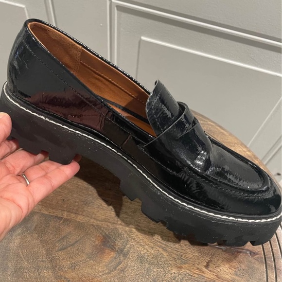 Women’s loafers. - Picture 3 of 6